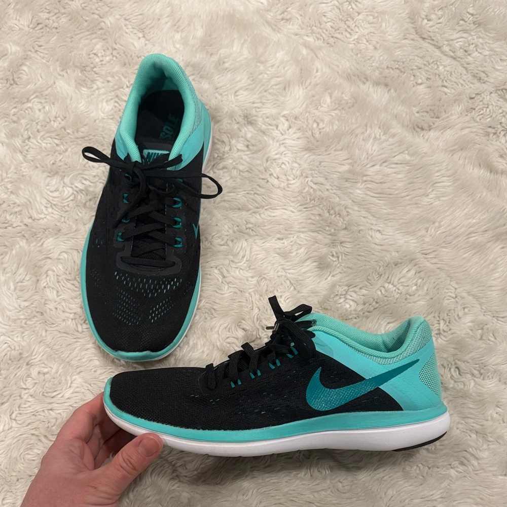 Nike Flex‎ 2016 RN running shoes in Black and Teal Woman’s Athletic Sneakers 7.5